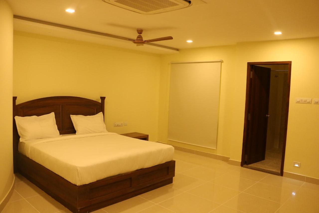 Cinemascope An Apart Hotel Madras Buitenkant foto