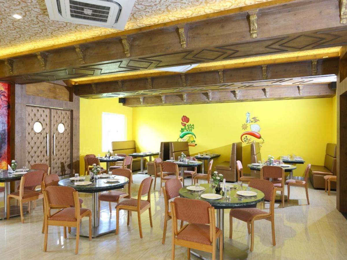 Cinemascope An Apart Hotel Madras Buitenkant foto