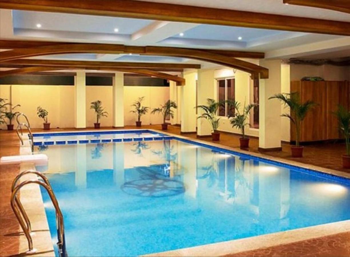 Cinemascope An Apart Hotel Madras Buitenkant foto