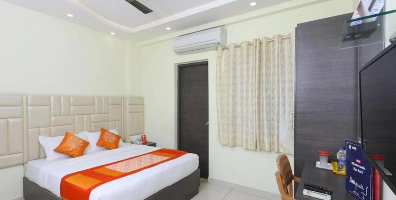 Cinemascope An Apart Hotel Madras Buitenkant foto
