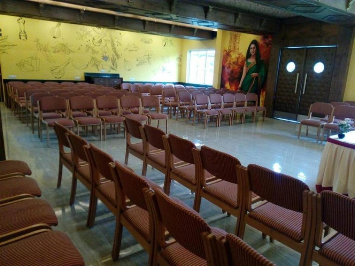 Cinemascope An Apart Hotel Madras Buitenkant foto