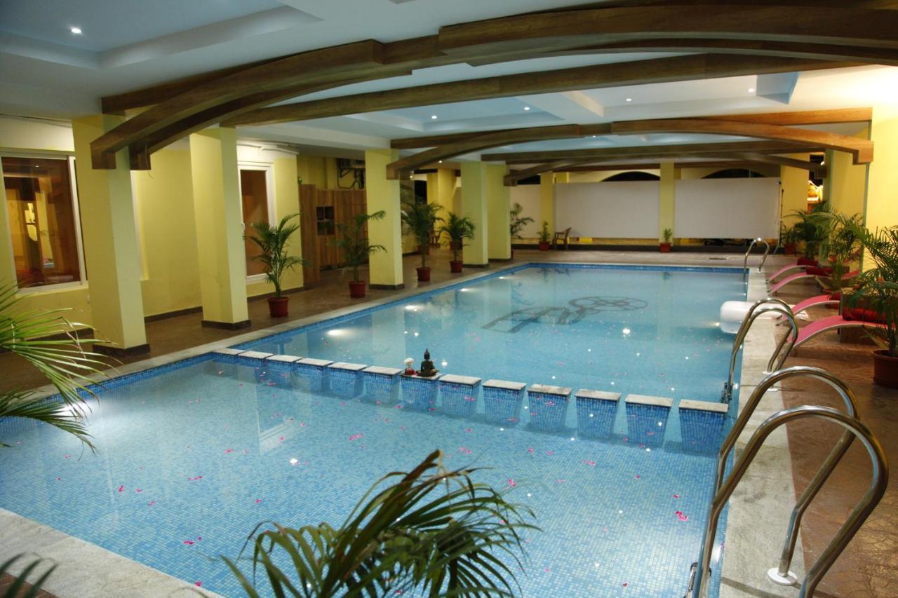 Cinemascope An Apart Hotel Madras Buitenkant foto